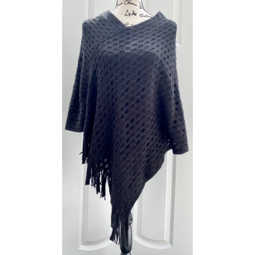 NWOT Black INC International Concepts Knitted Poncho